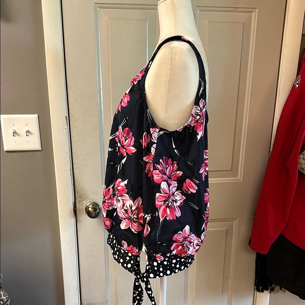 🎉HP🎉Swimsuits For All Black and Pink Relaxed Tie Front Swim Top - Picture 4 of 9